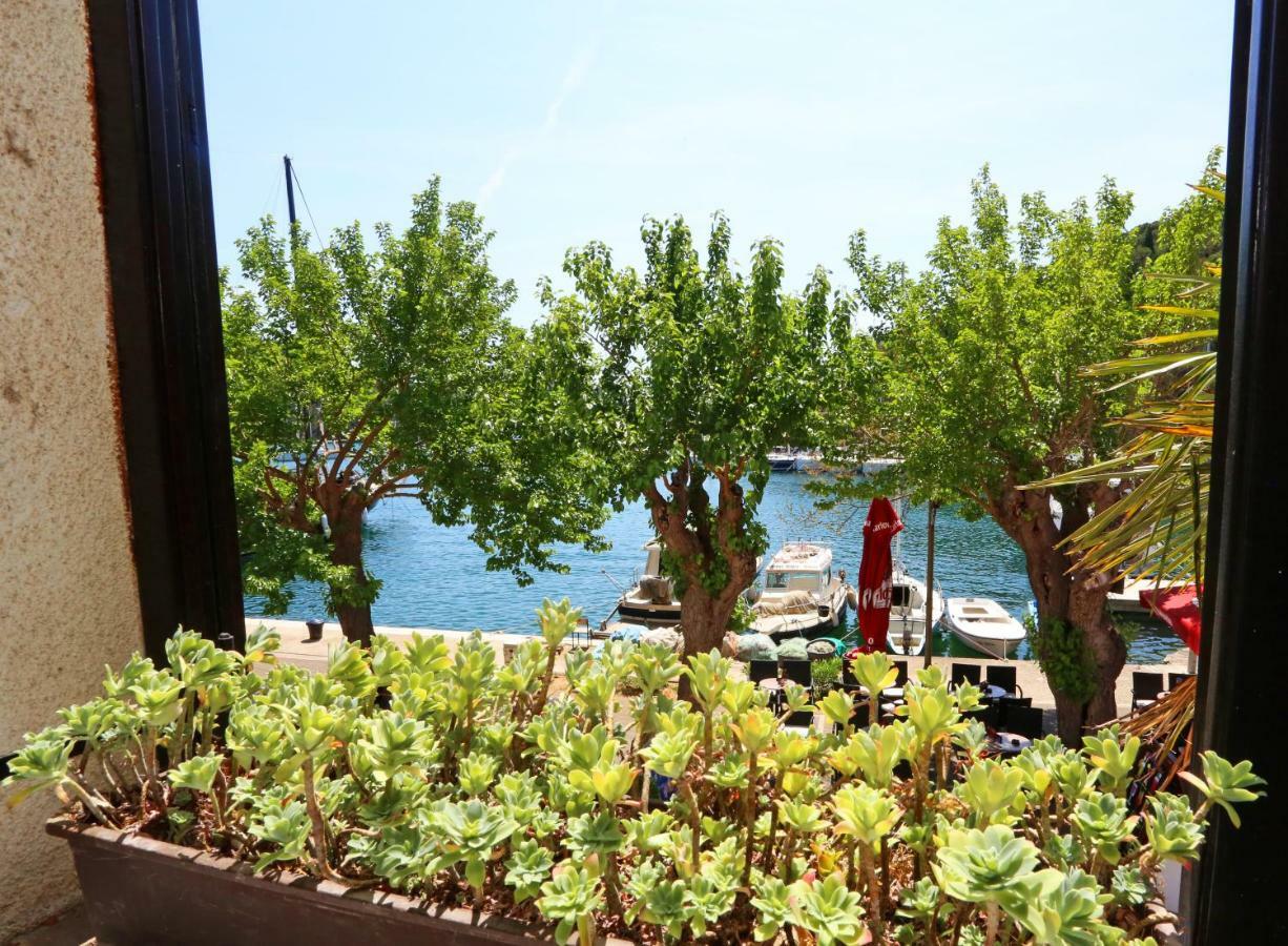 Wine Garden Rooms Скрадин Экстерьер фото